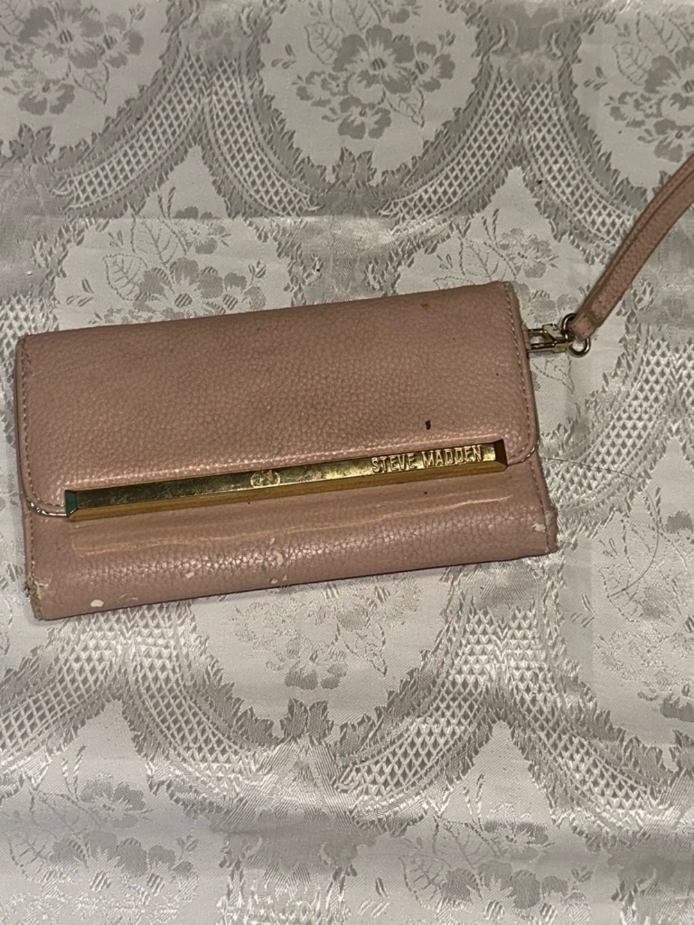 Steve Madden Pink Pebbled Wristlet with Gold Bar